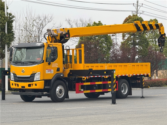 国四置换至高享7万补贴，乘龙L3随车吊助您创富