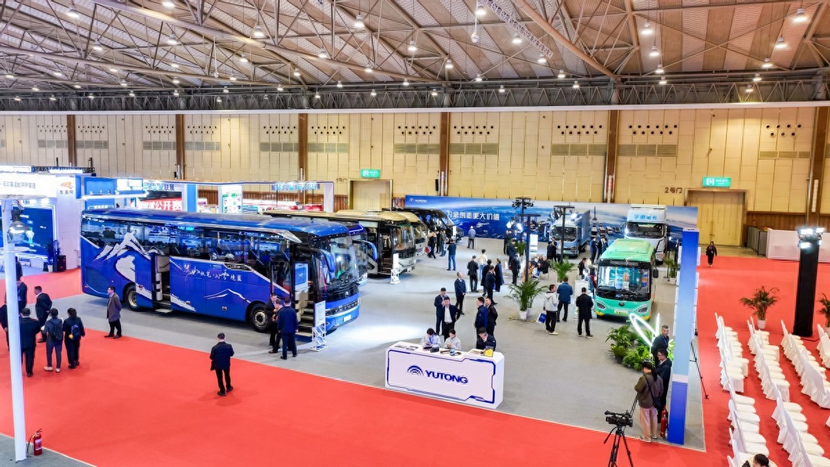 推动行业高质量发展！宇通客车、卡车联袂亮相2025中国道协年会